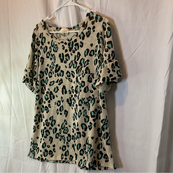 Hopely Women’s Short Sleeve Light Blue Leopard Print Waffle Knit Size Large - Picture 6 of 13